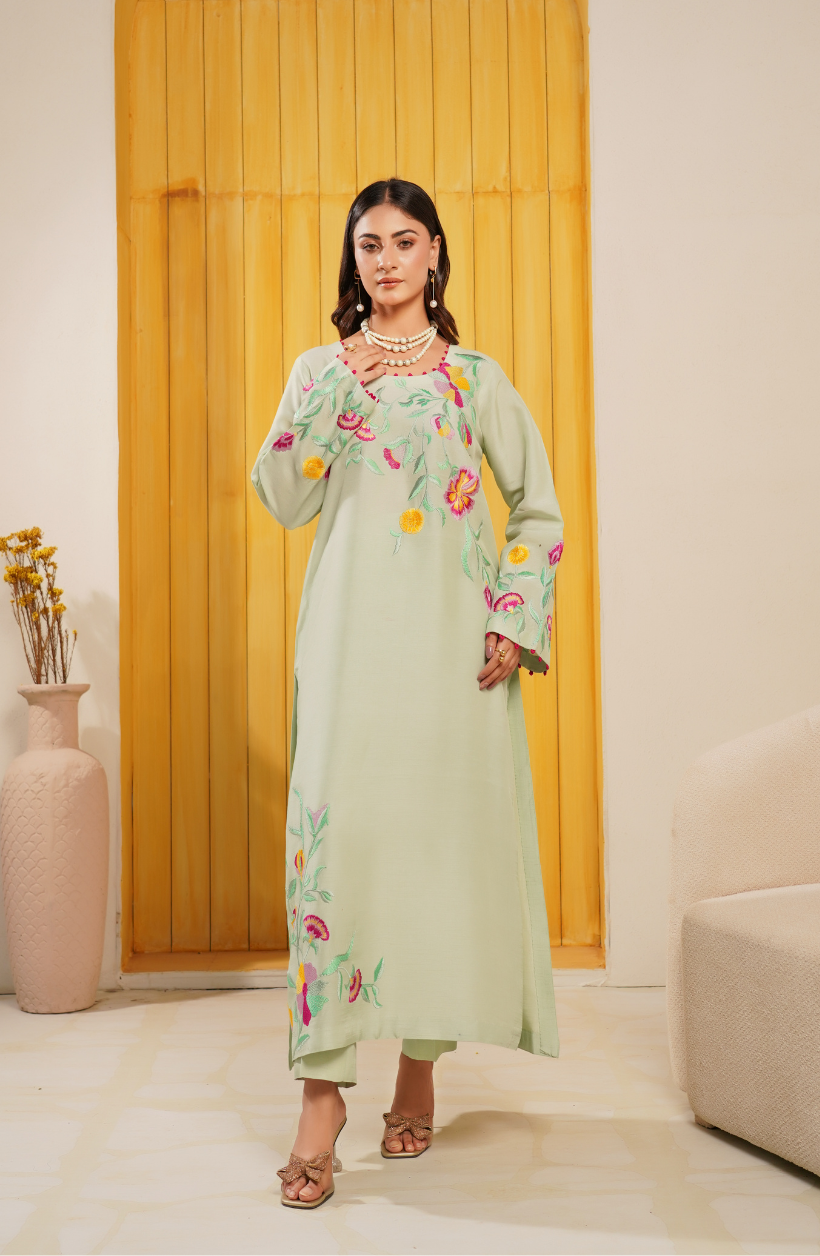 Spring Bloom Embroidered Set