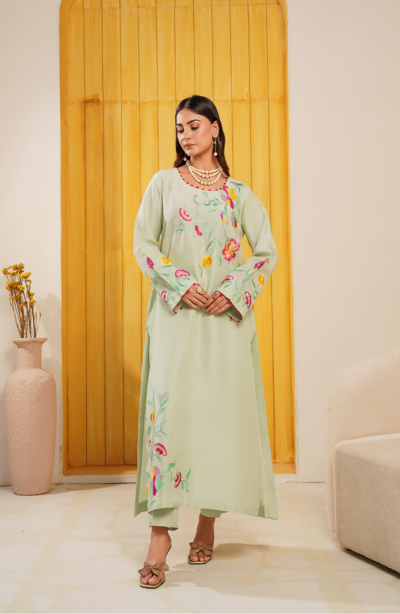 Spring Bloom Embroidered Set