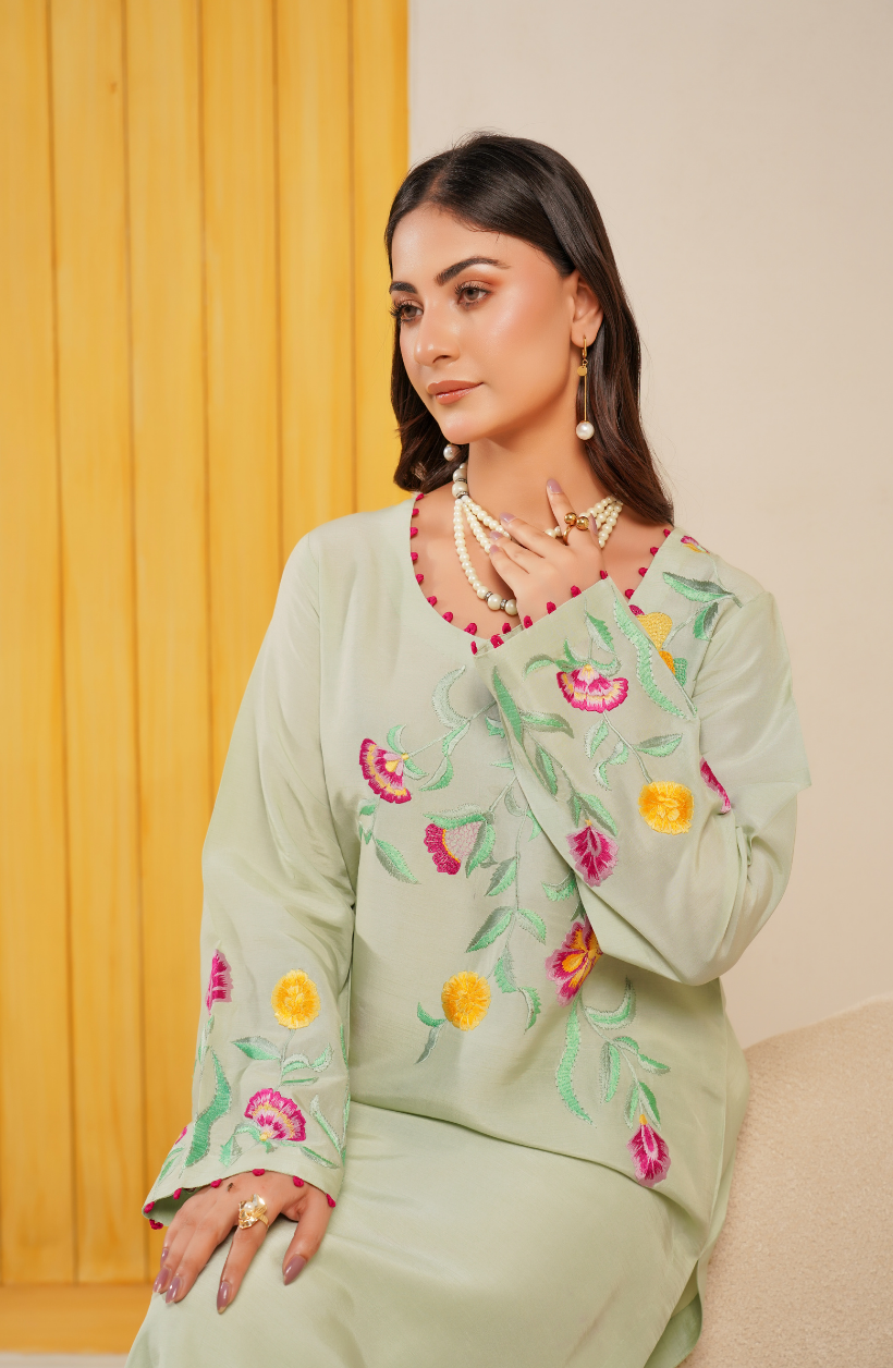 Spring Bloom Embroidered Set