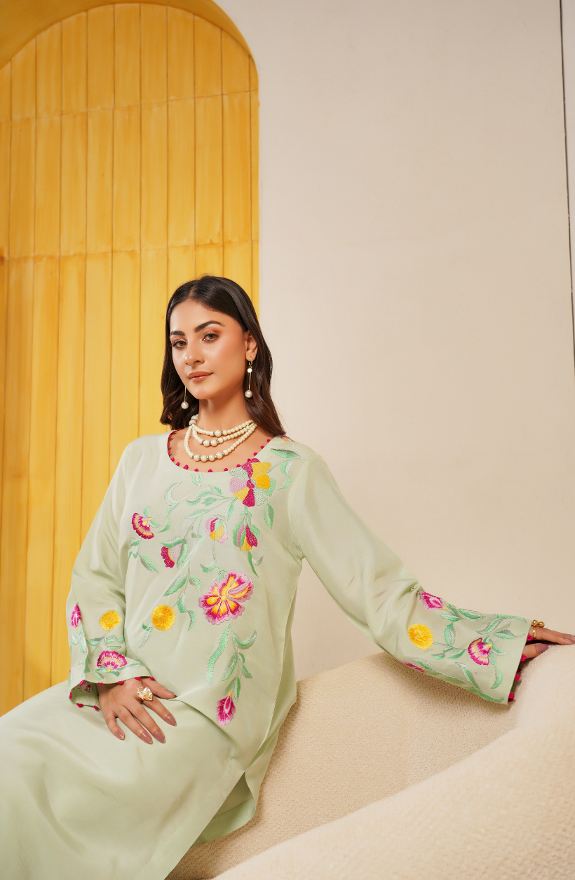 Spring Bloom Embroidered Set