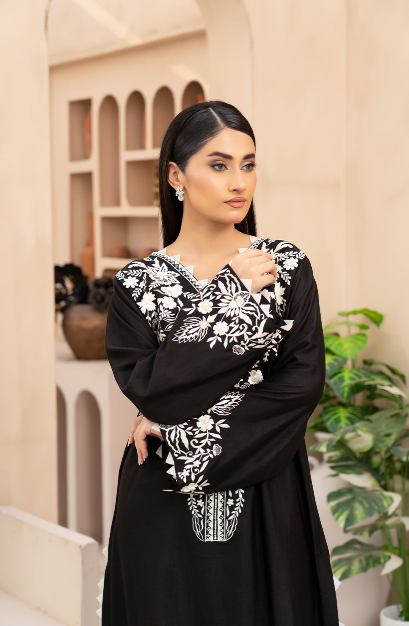 Onyx Emboirdered Set